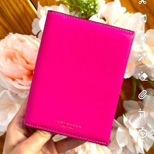 Tory Burch pass port holder